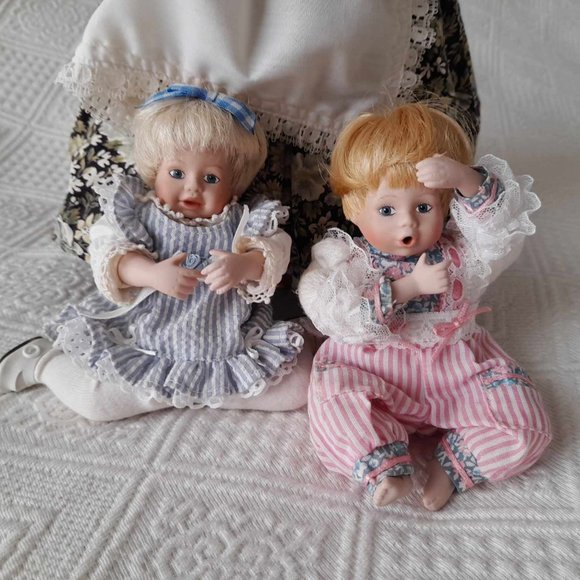 Vintage old lady Porcelain doll 14 inch+ 2 pcs MBI mini dolls - Picture 2 of 5